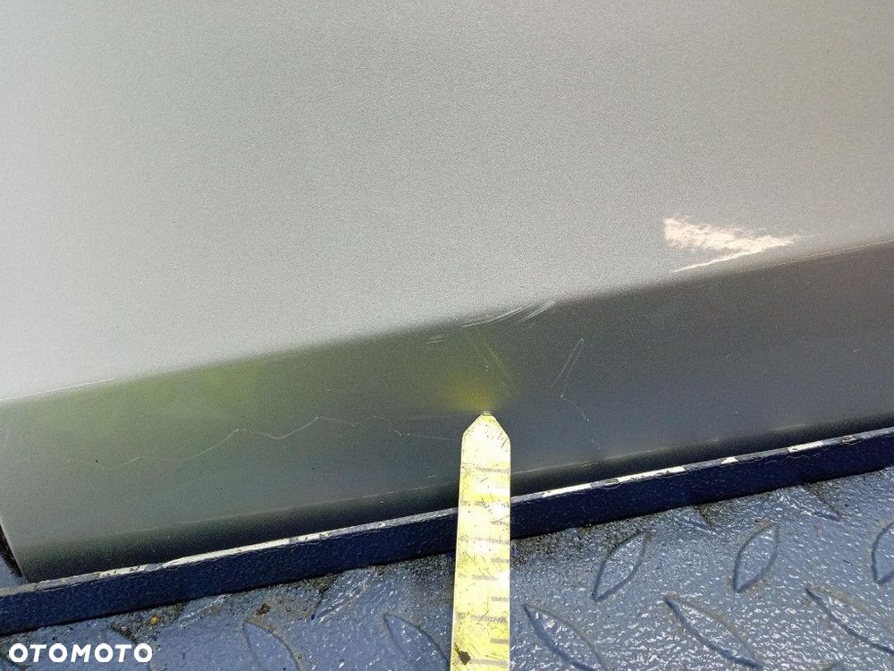 VOLVO V40 II LIFT 16- DRZWI TYŁ LEWE  711 BRIGHT SILVER - 6