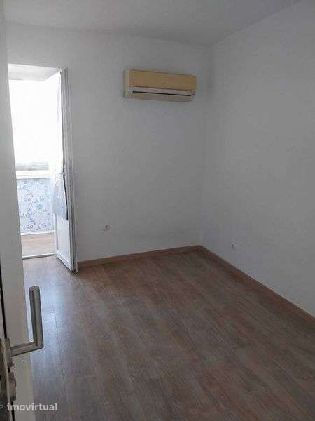 Moradia T3 de 3 pisos no centro de Vila Franca de Xira – 2 entradas - Grande imagem: 5/11