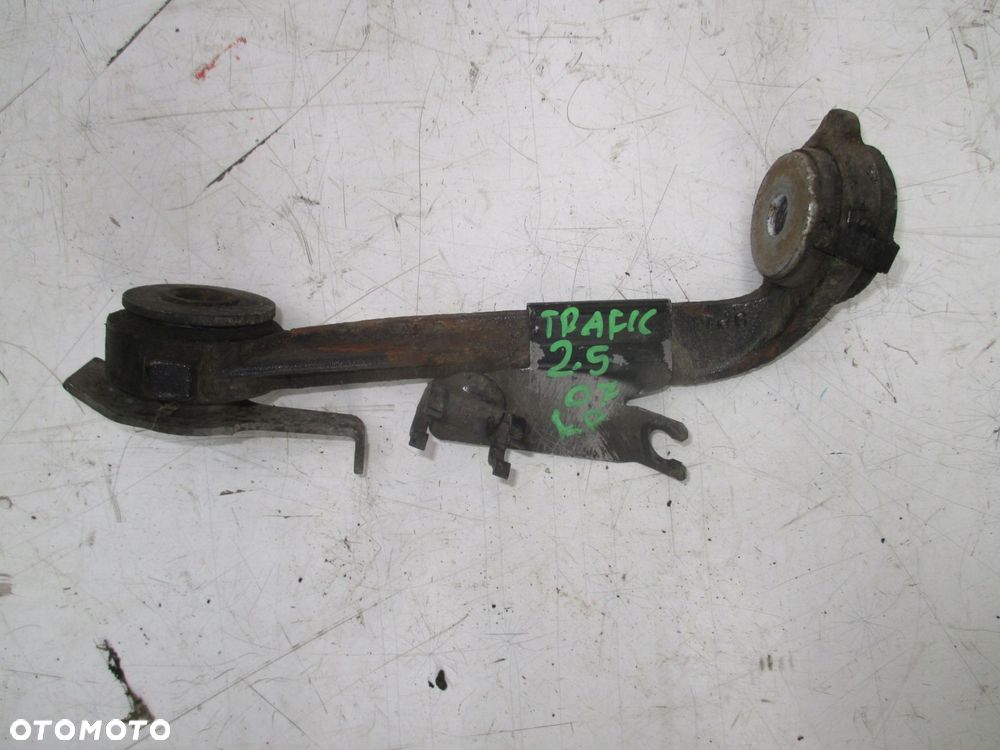 wahacz wspornik lewy renault trafic 06- lift