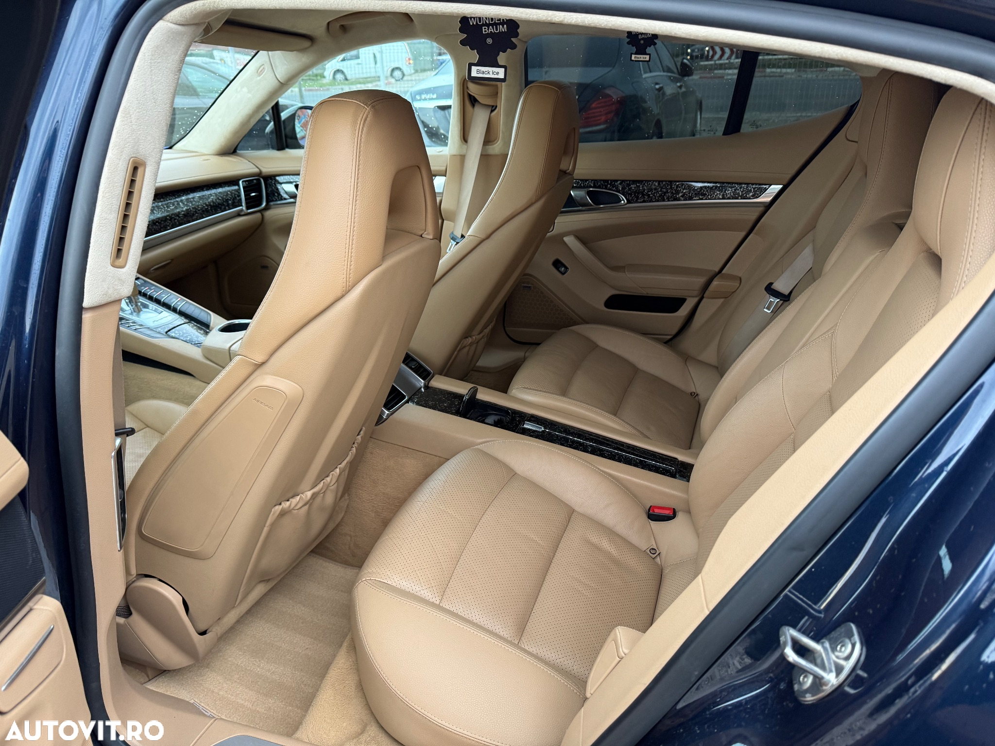 Porsche Panamera 4 PDK Platinum Edition - 13