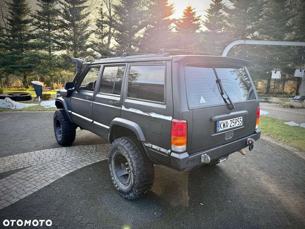 Jeep Cherokee - 7