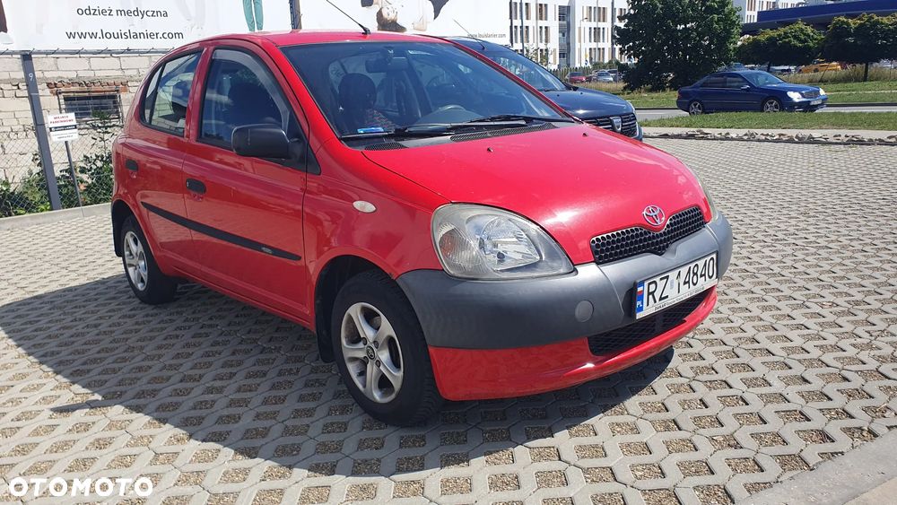 Toyota Yaris 1.0 Base - 1