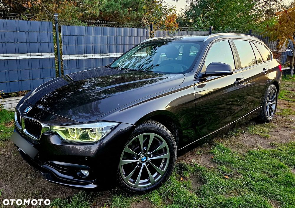 BMW Seria 3 330d xDrive Sport-Aut Luxury Line - 2