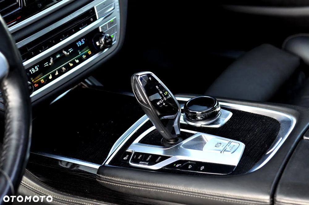 BMW Seria 7 - 24
