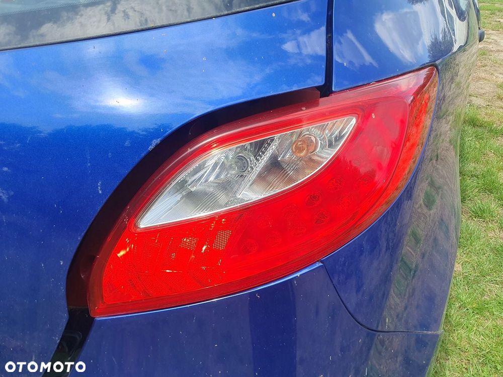 lampa tylna tył prawa MAZDA 2 2009 rok 1.4 ben 3drzwiowa - 1