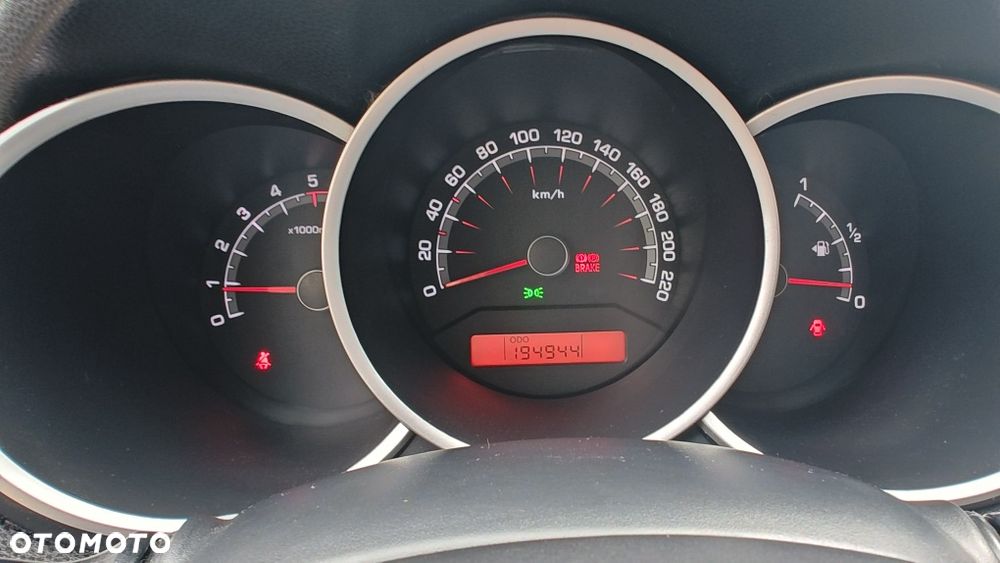 Kia Venga - 8