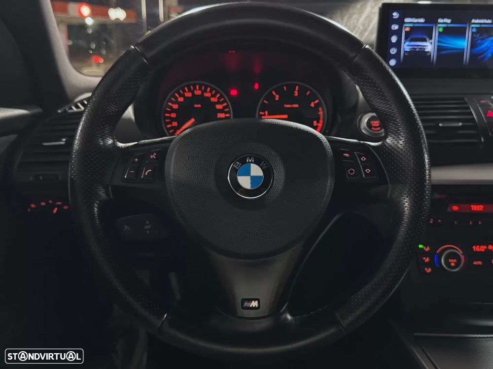 BMW 118 d Pack M - 14