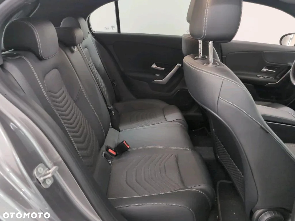 Mercedes-Benz Klasa A 180 AMG Line 7G-DCT - 14