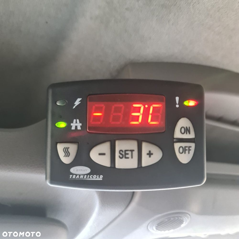 Nissan NV400 - 18