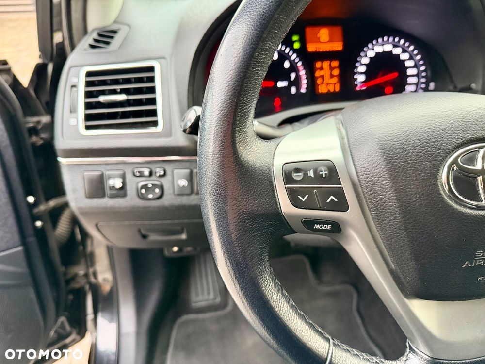 Toyota Avensis 1.8 Sol NAVI - 14