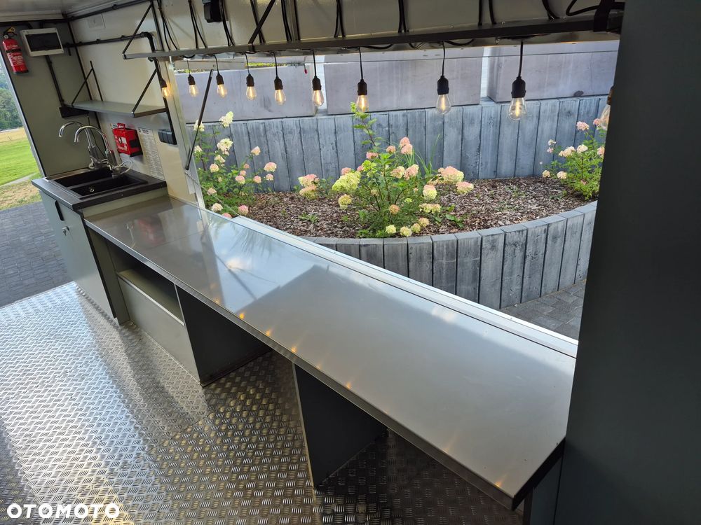 Mercedes-Benz Food Truck Sklep bar - 5