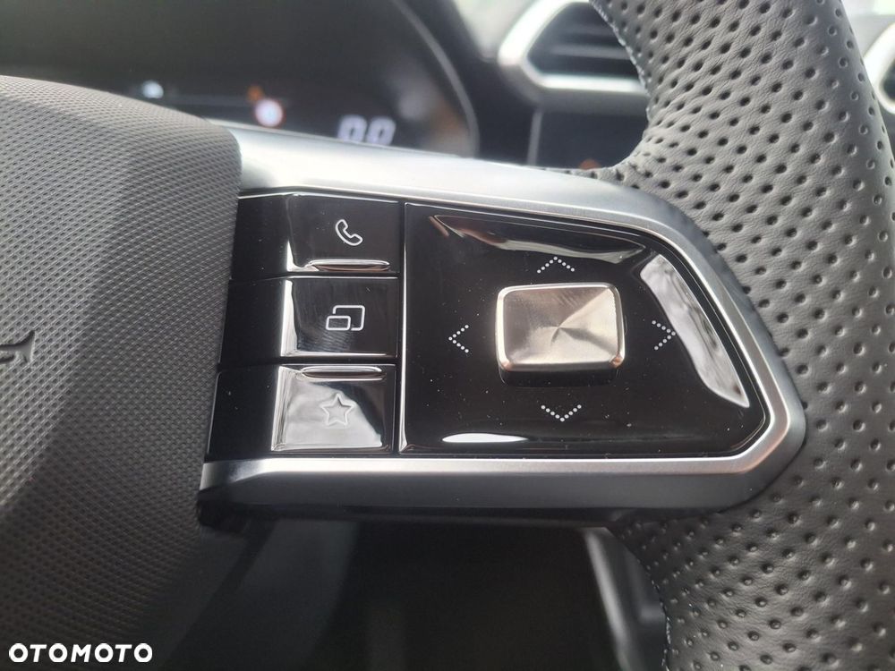 MG ZS 1.5 HEV+ Exclusive - 11