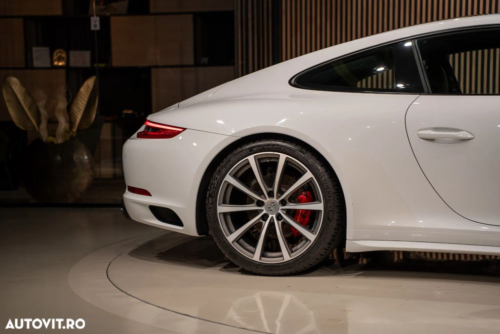 Porsche 911 Carrera 4S PDK - 32