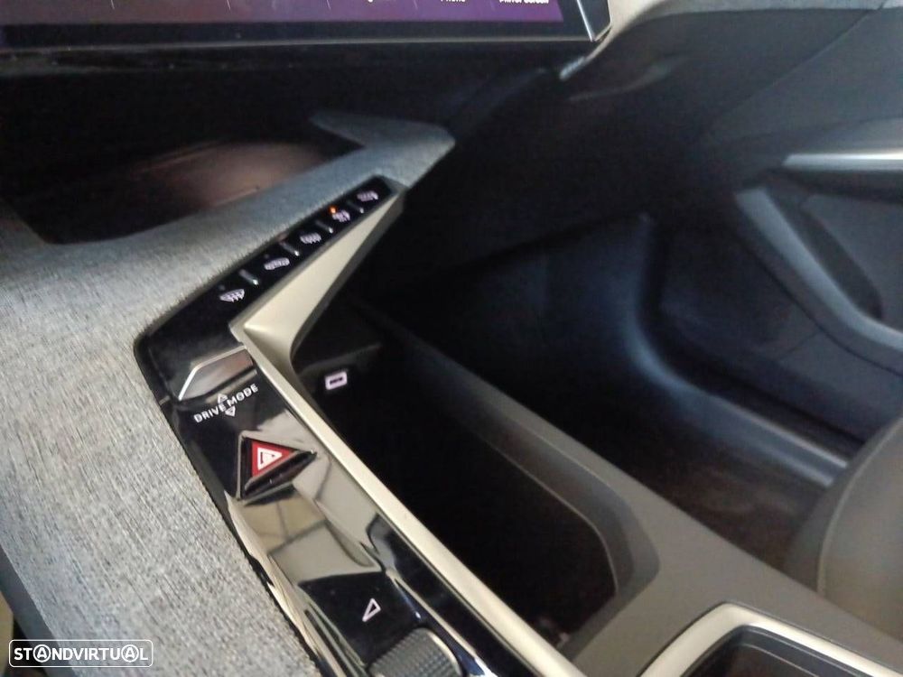 Peugeot 3008 1.2 Hybrid Allure e-DCS6 - 19