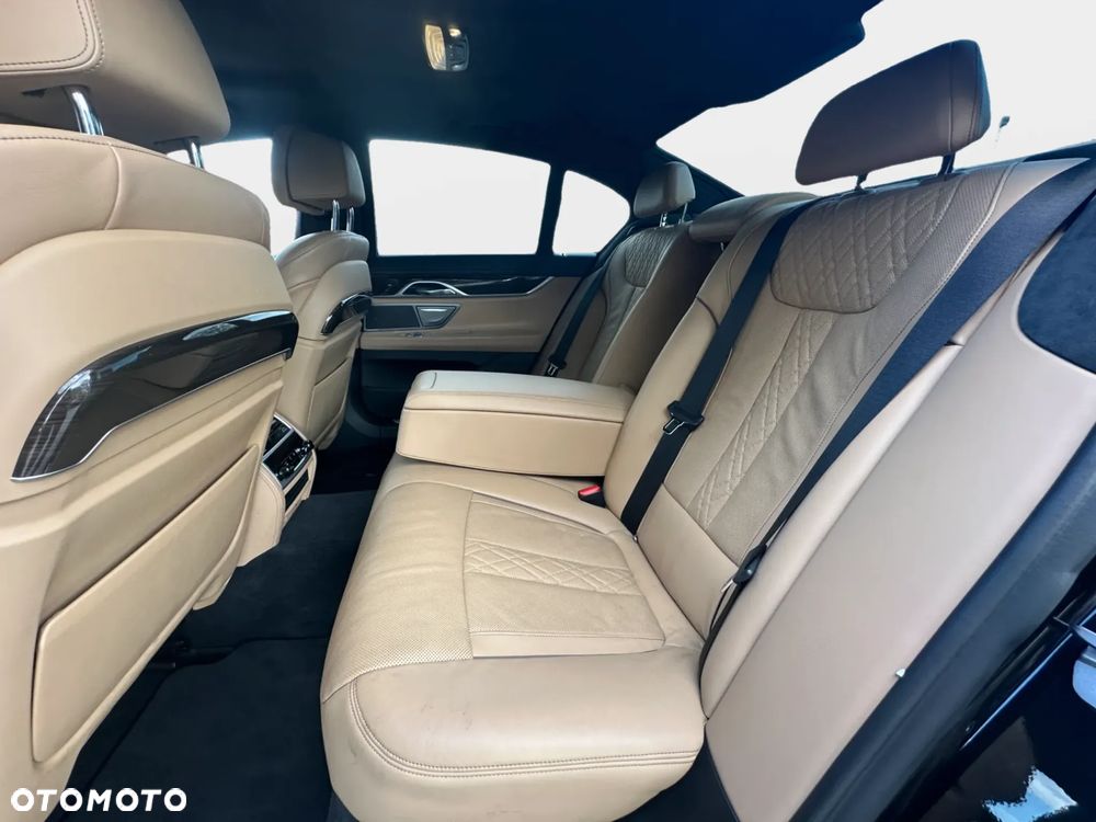 BMW Seria 7 740d xDrive - 21