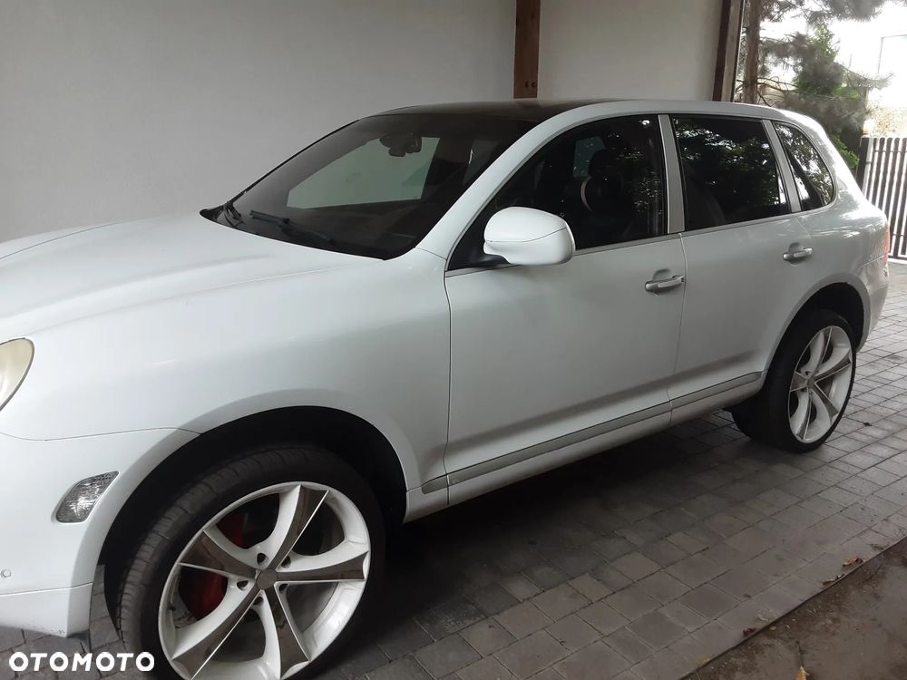 Porsche Cayenne Turbo - 12