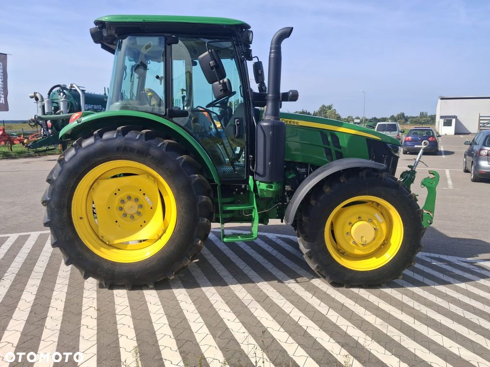 John Deere 5100M - 5