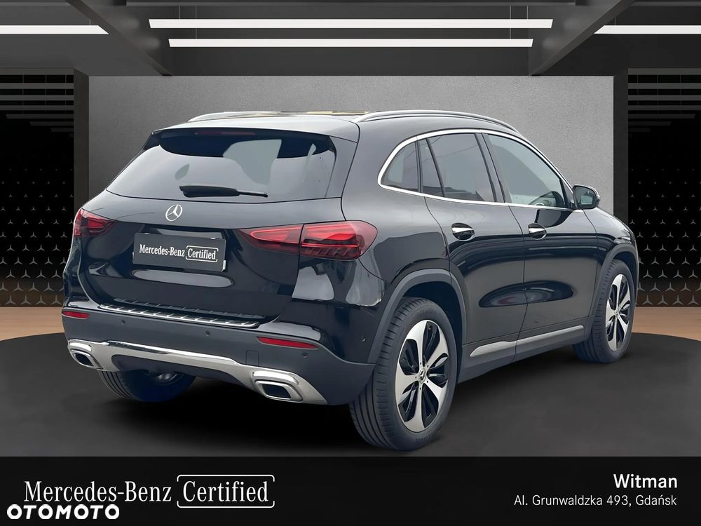 Mercedes-Benz GLA - 2