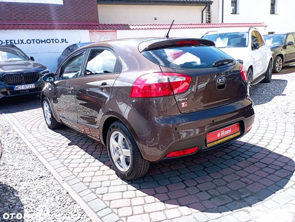 Kia Rio 1.2 M - 6