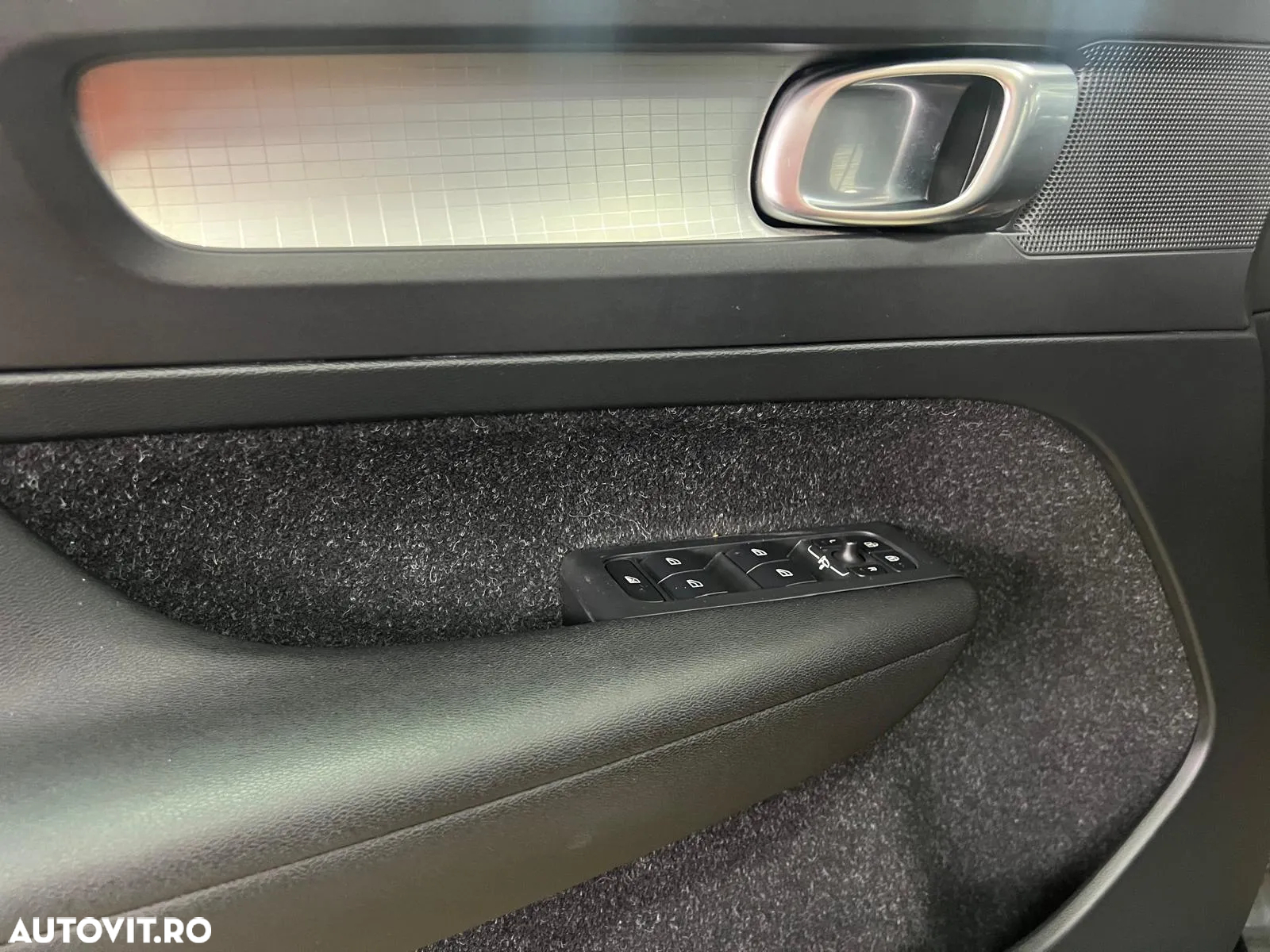 Volvo XC 40 D3 AWD Momentum - 24