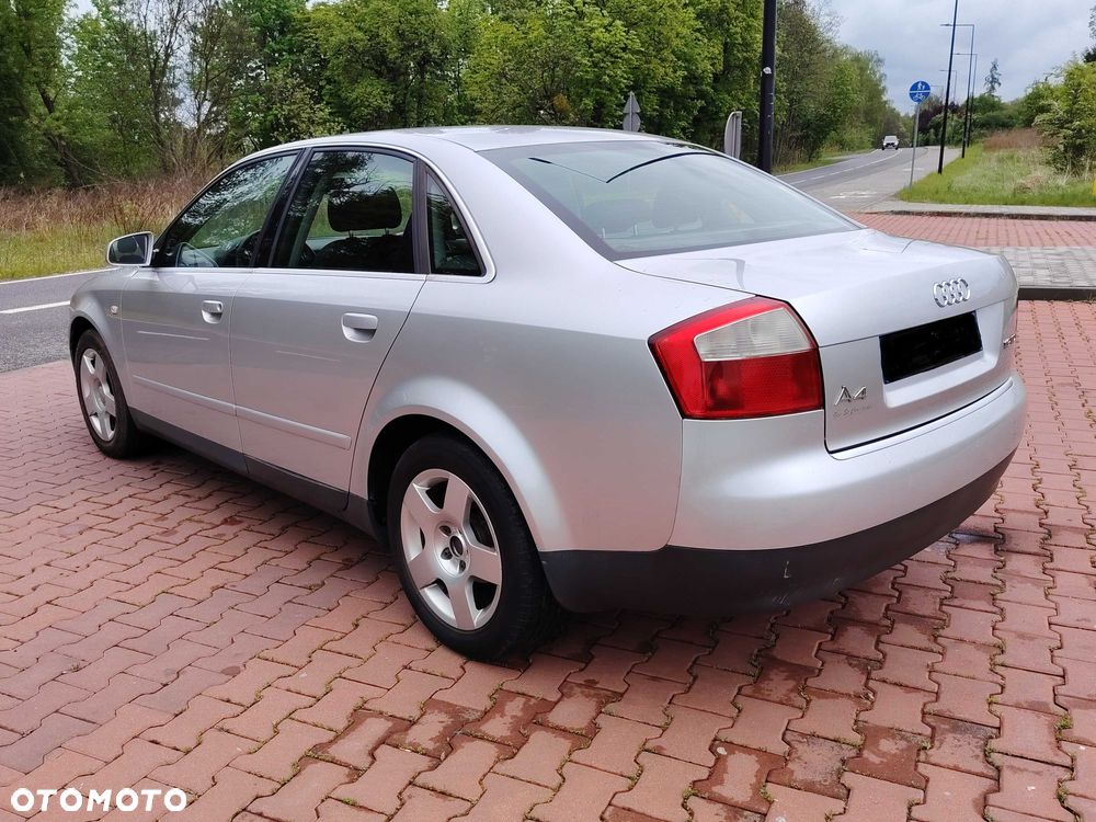 Audi A4 Limousine - 5