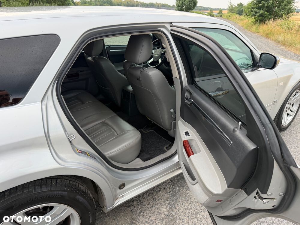 Chrysler 300C - 15