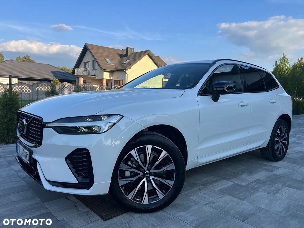 Volvo XC 60 B4 D AWD Plus Dark - 4