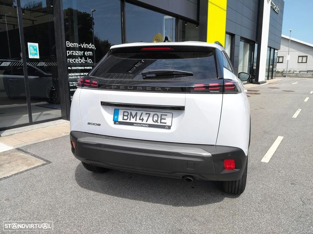 Peugeot 2008 1.2 PureTech Allure - 4