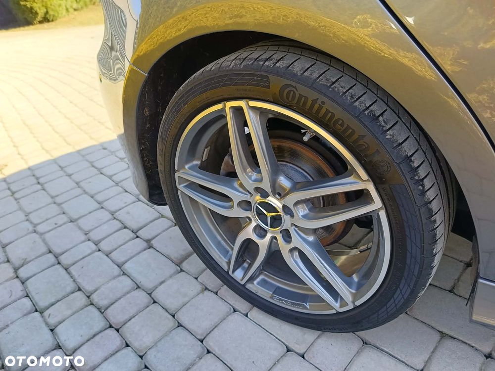 Mercedes-Benz Klasa A 200 7G-DCT AMG Line - 32