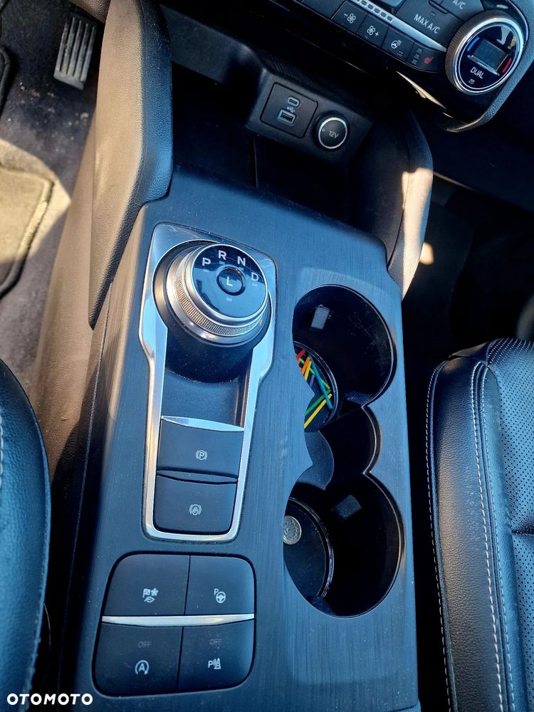 Ford Escape 2.0 EcoBoost AWD Titanium - 11