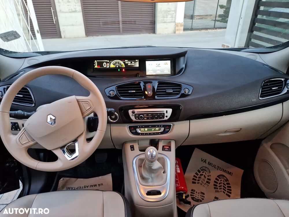 Renault Grand Scenic - 13