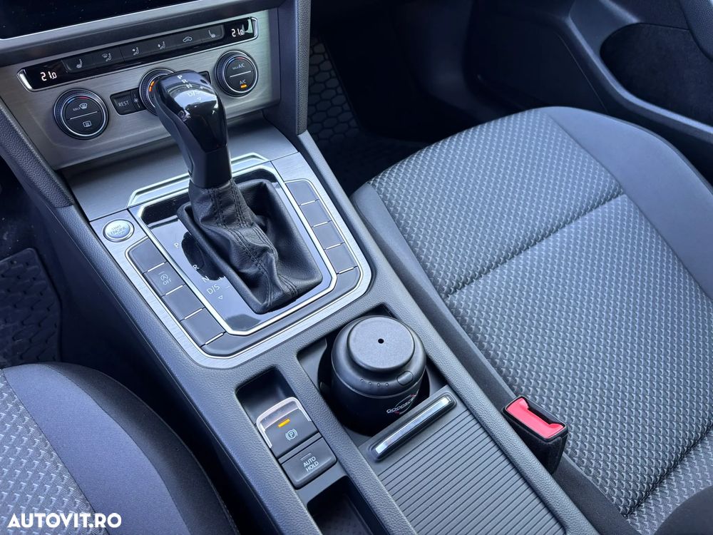 Volkswagen Passat 2.0 TDI DSG Comfortline - 21