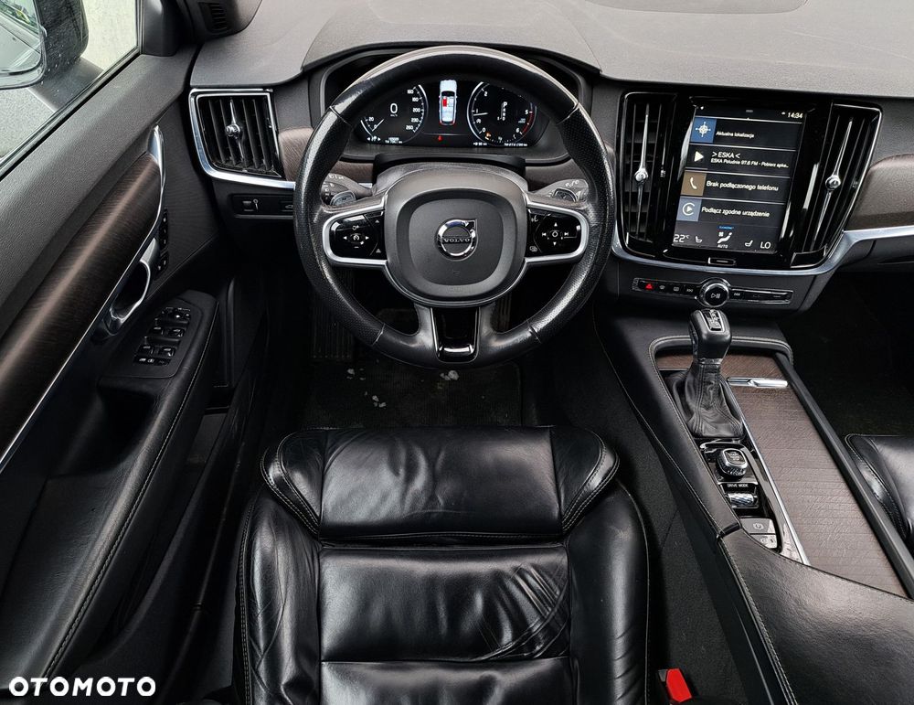 Volvo V90 Cross Country - 13