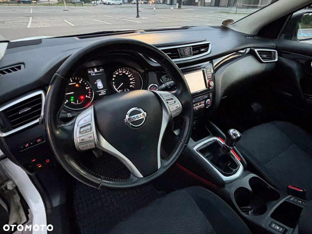 Nissan Qashqai 1.6 dCi 4 x 4 DPF Start/Stop tekna - 15