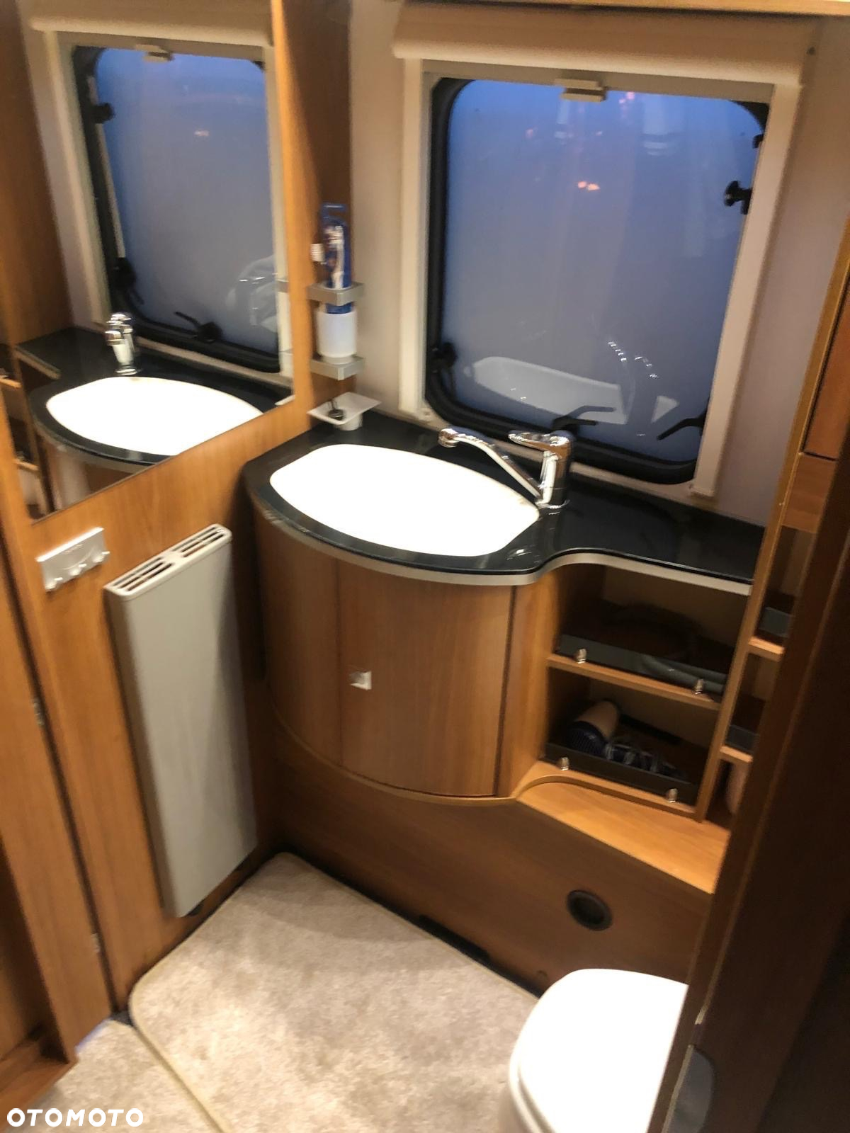 Dethleffs NOMAD 760 DR-FR SNOW - 12