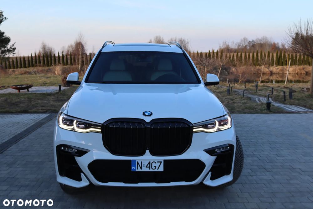 BMW X7 M50i - 2