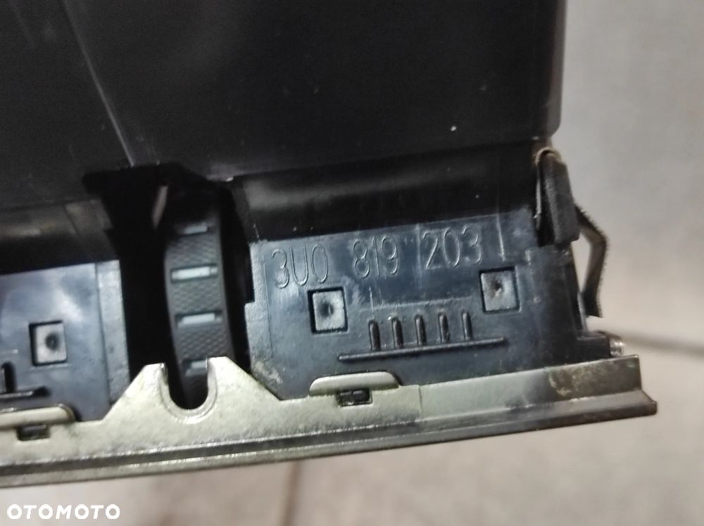 KRATKA KRATKI NAWIEWU TYŁ TYLNE SKODA SUPERB I 3U0819203 CAŁE SPRAWNE  WYSYŁKA !!!! - 6