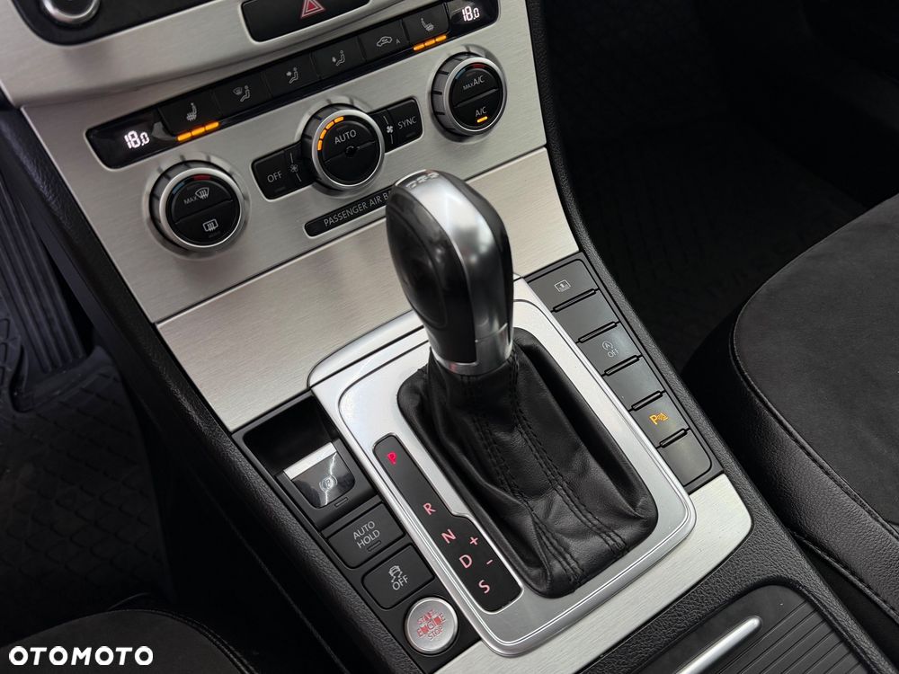 Volkswagen Passat - 38