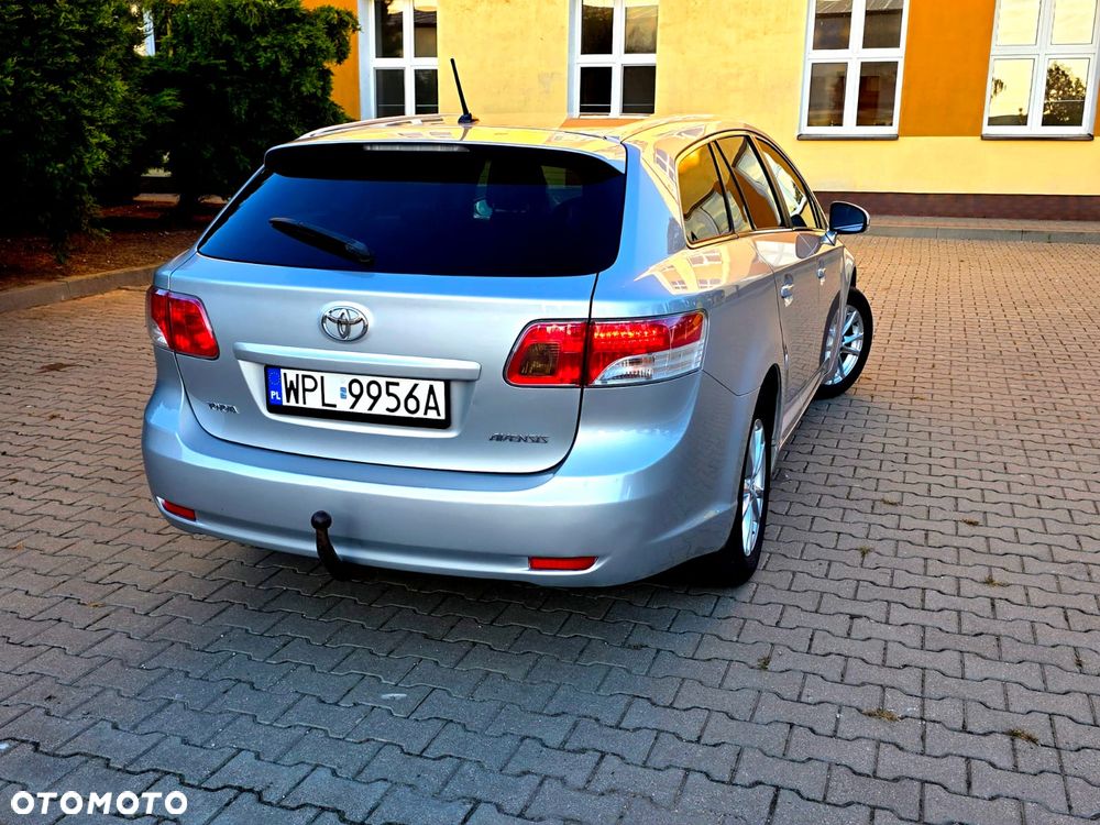 Toyota Avensis - 28
