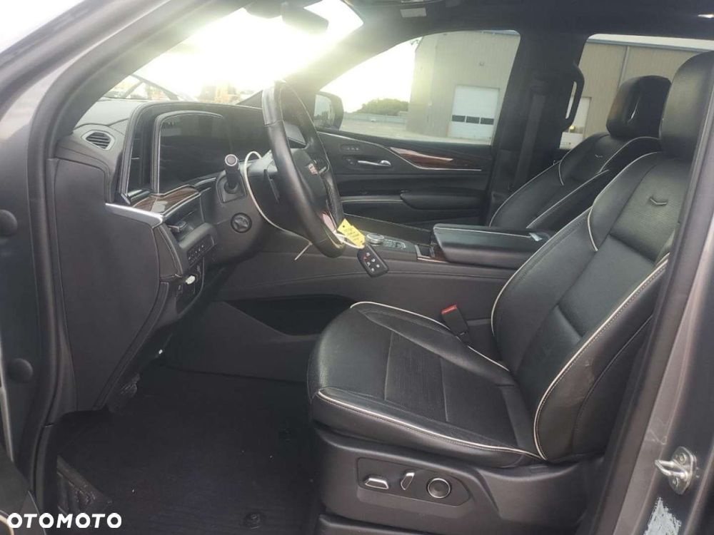 Cadillac Escalade - 8