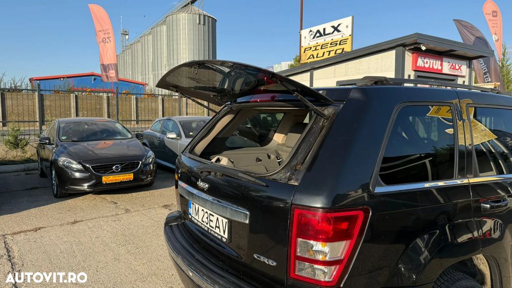 Jeep Grand Cherokee - 13