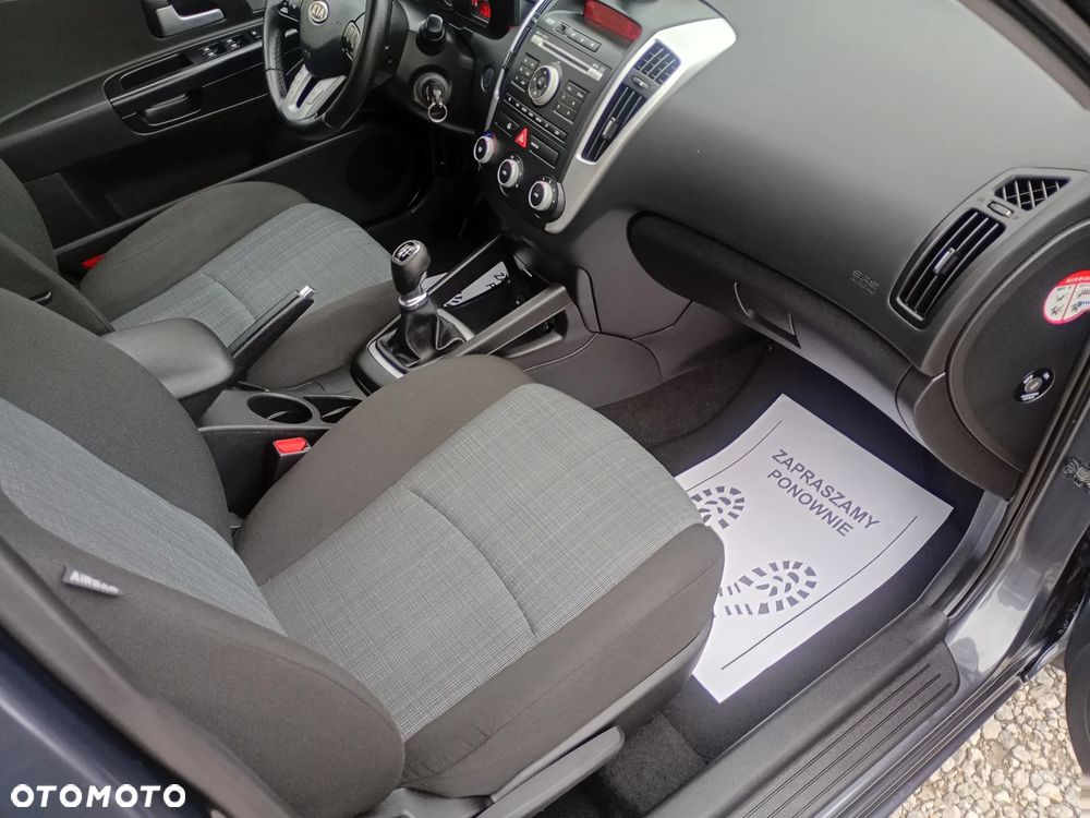 Kia Ceed - 26