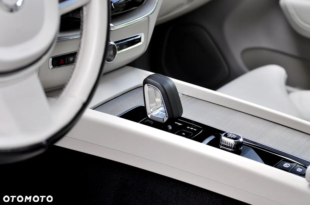 Volvo XC 60 B4 D AWD Geartronic Inscription - 17