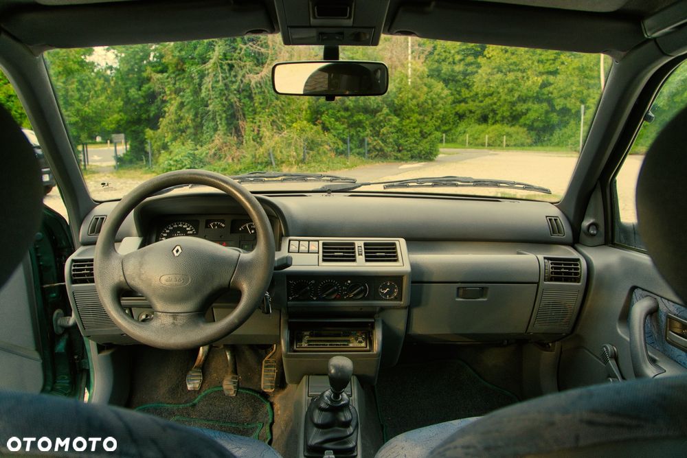 Renault Clio - 6
