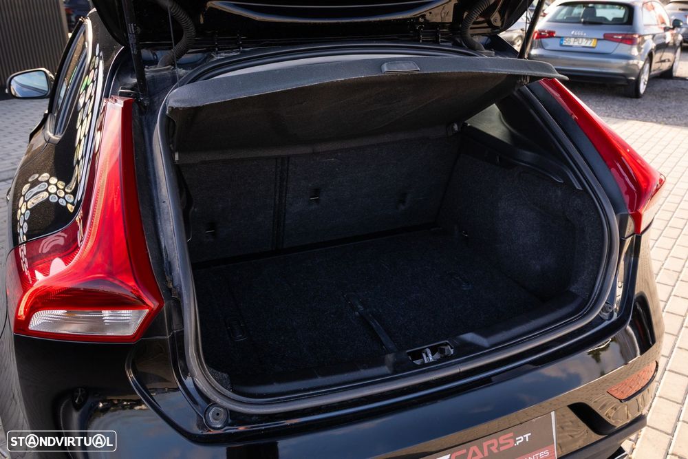 Volvo V40 2.0 D3 Momentum - 10