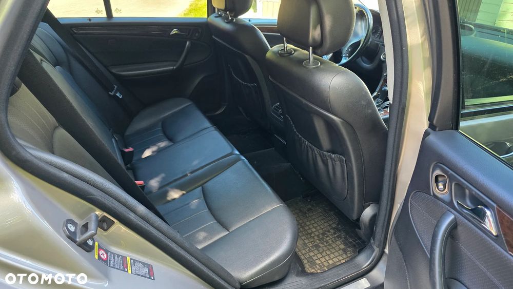 Mercedes-Benz Klasa C 320 CDI 7G-TRONIC Elegance - 19