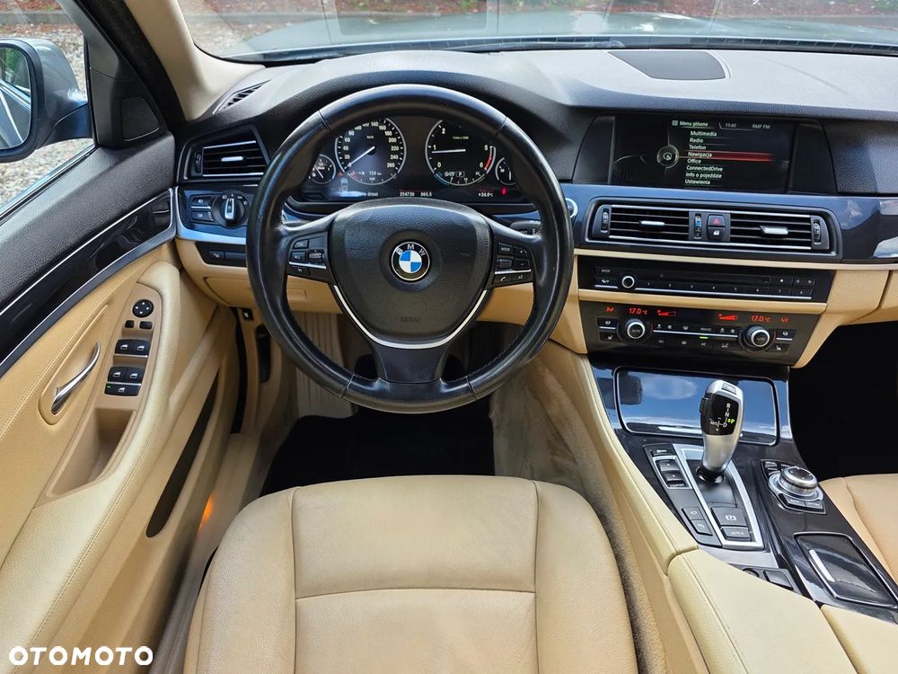 BMW Seria 5 520d - 23