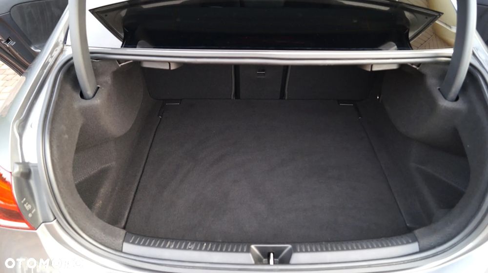 Mercedes-Benz Klasa A 250 4Matic 7G-DCT AMG Line - 35