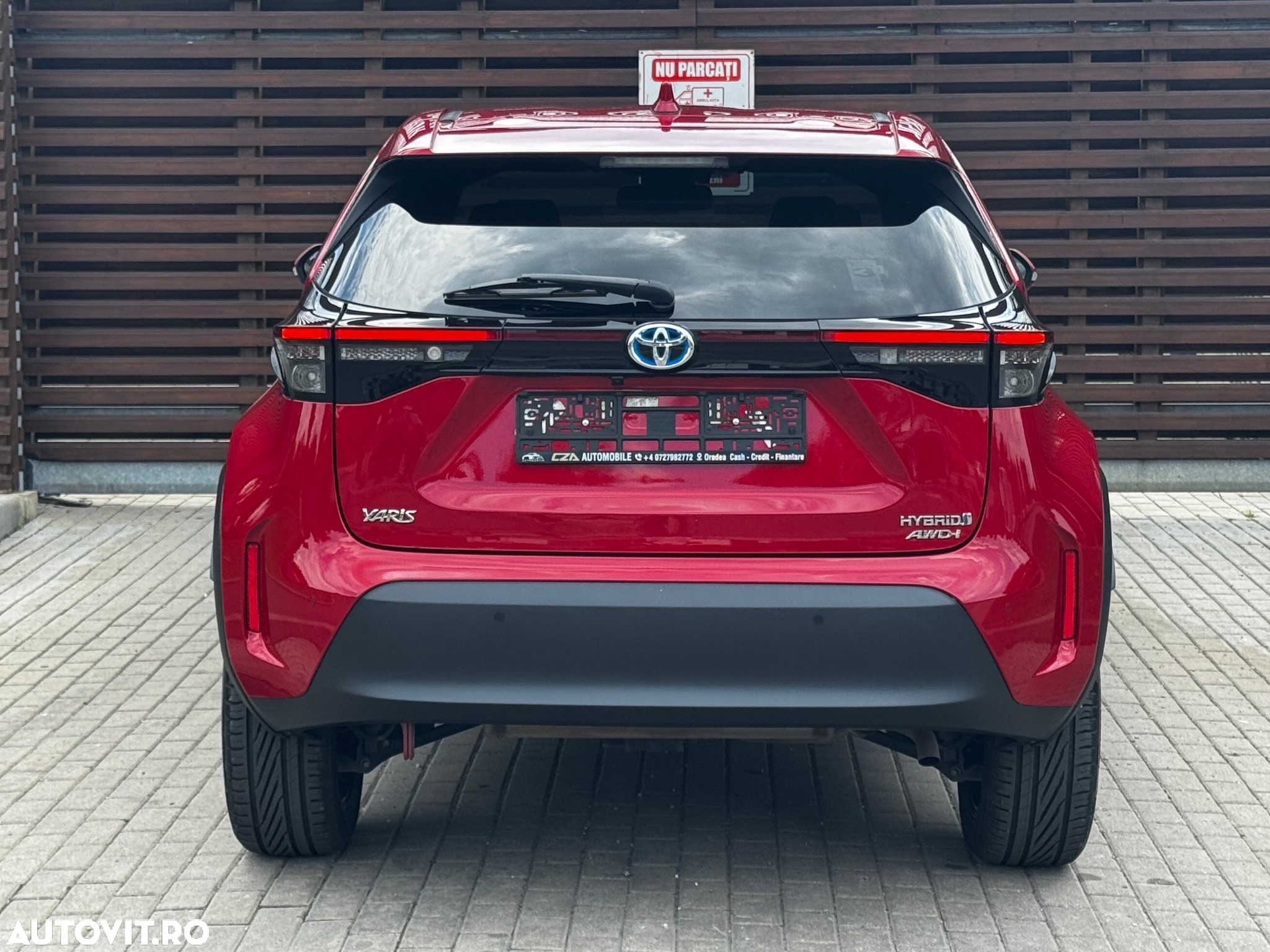Toyota Yaris Cross 1.5 VVT-i HSD 116 4x4 HEV Dynamic - 11
