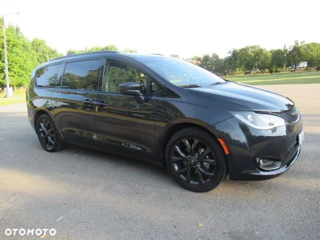 Chrysler Pacifica - 13